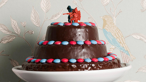 gâteau d'anniversaire à étages