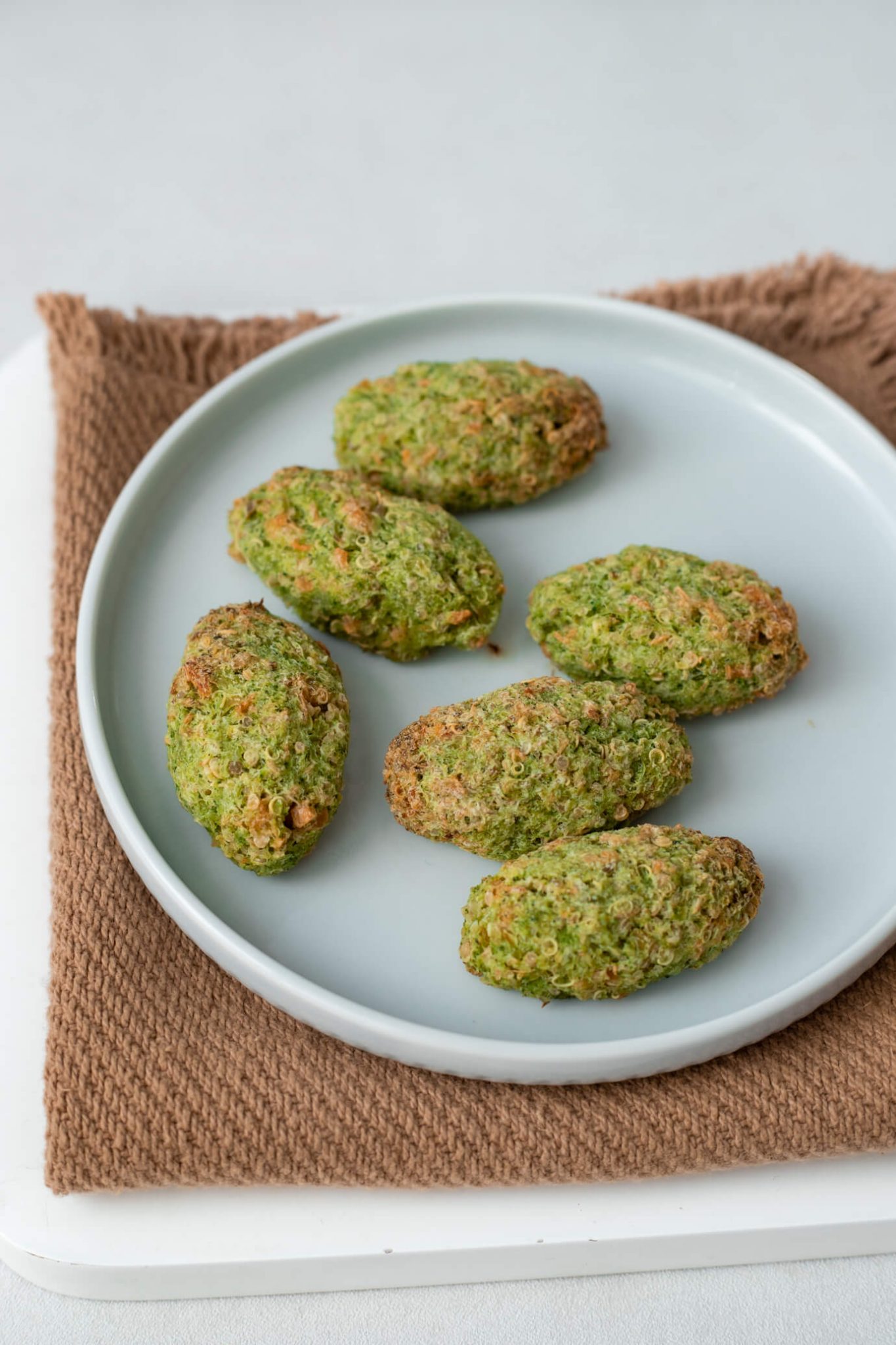 Croquettes de brocoli et quinoa au saumon