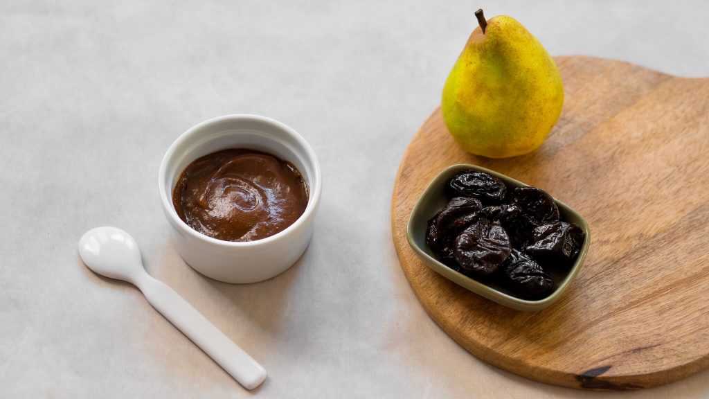 Compote de poire et pruneaux à la vanille Cuisinez pour bébé