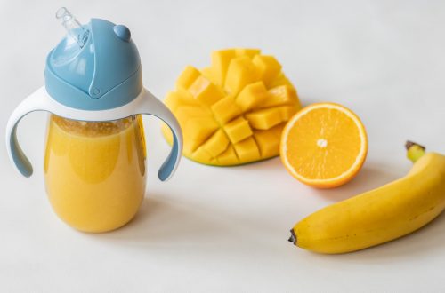 Smoothie banane mangue orange bébé