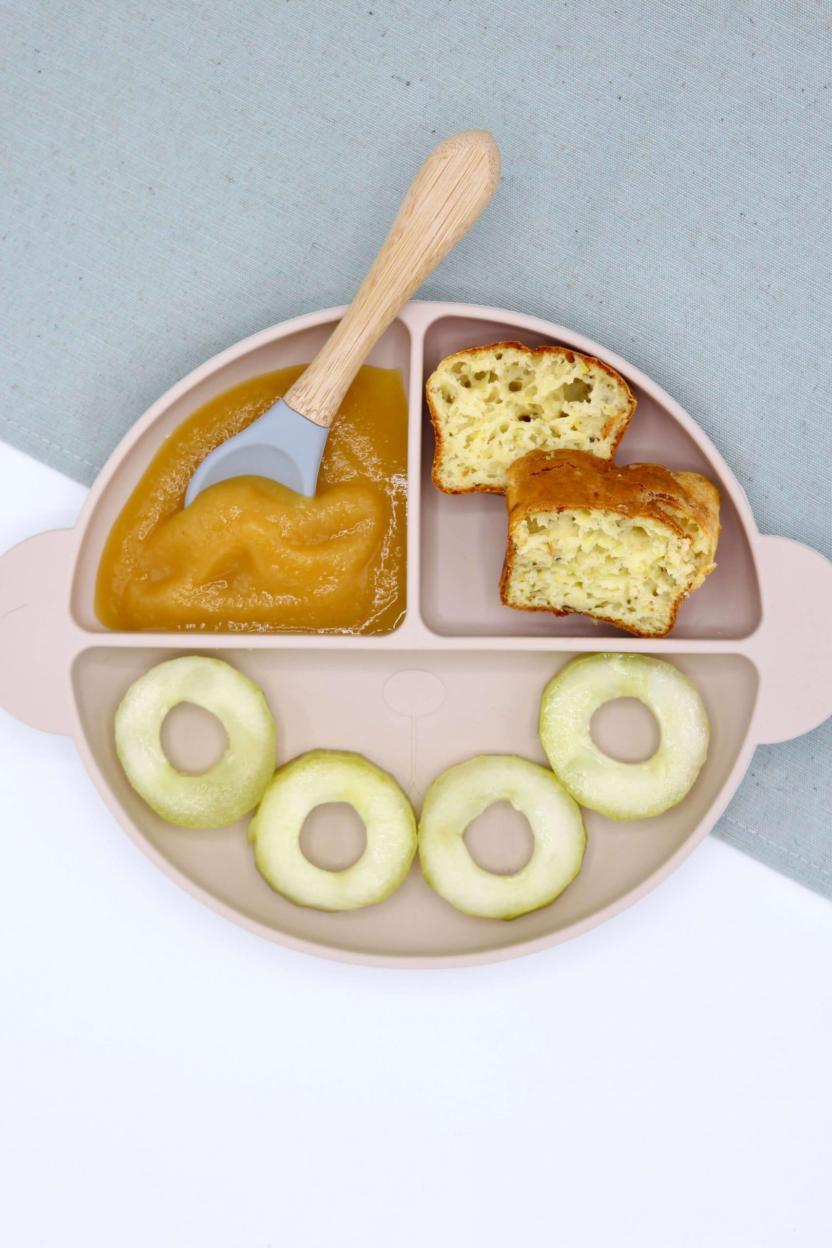 Cake courgette concombre poisson et rondelles de concombre cuites