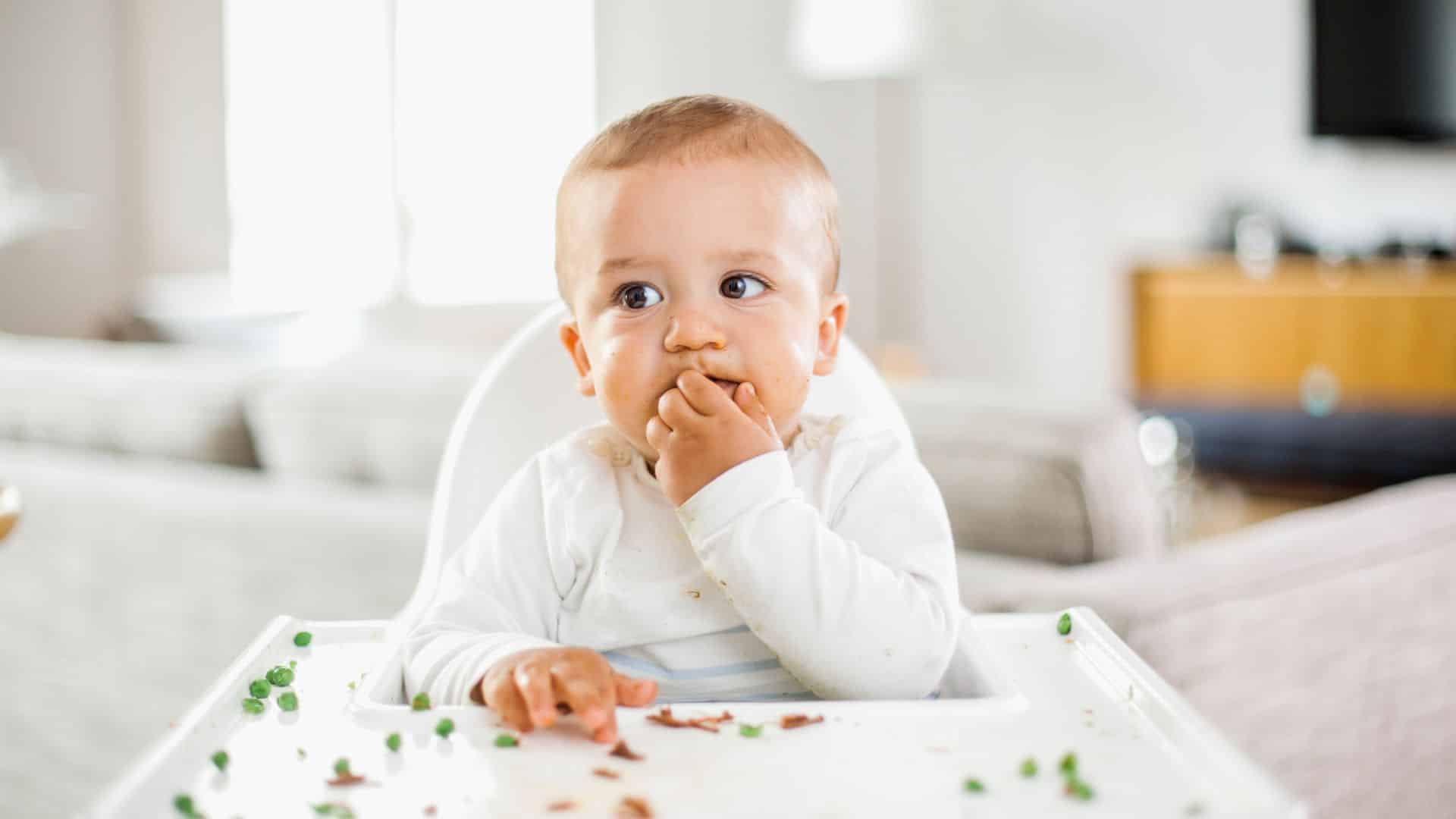 Bébé refuse de manger - bébé mange moins ou refuse de manger