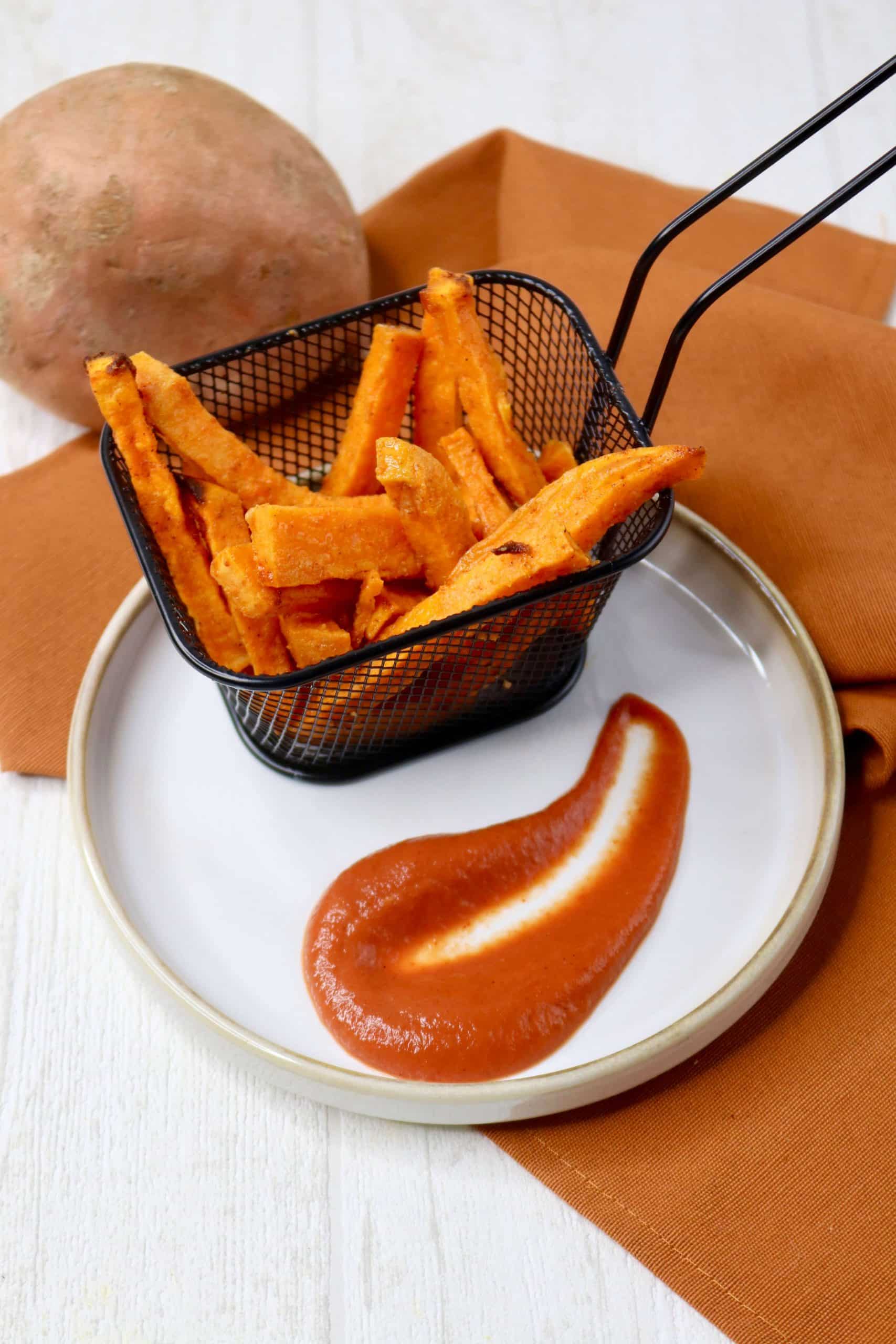 Frites de patate douce et ketchup maison