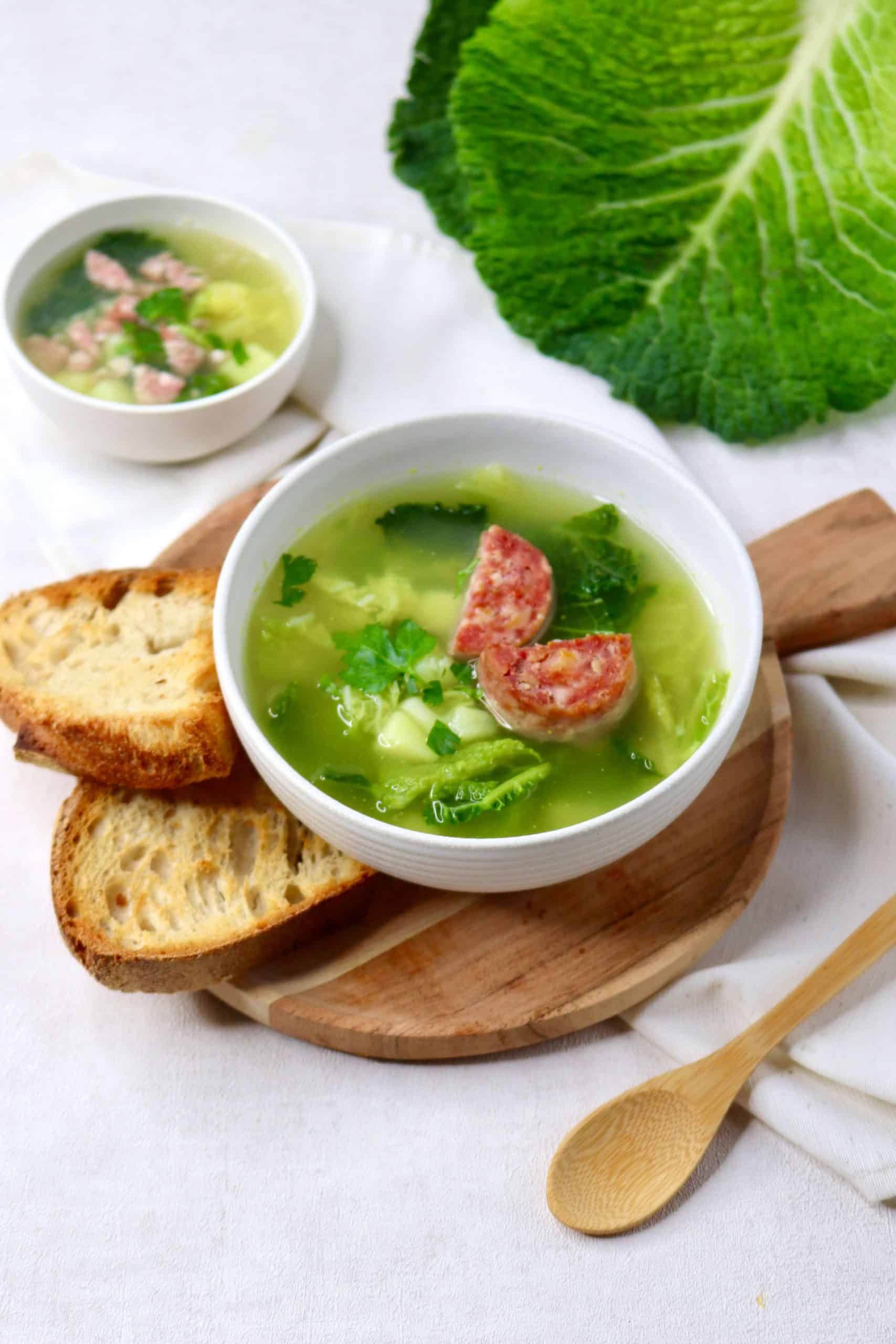 Caldo verde (soupe portugaise au chou frisé)