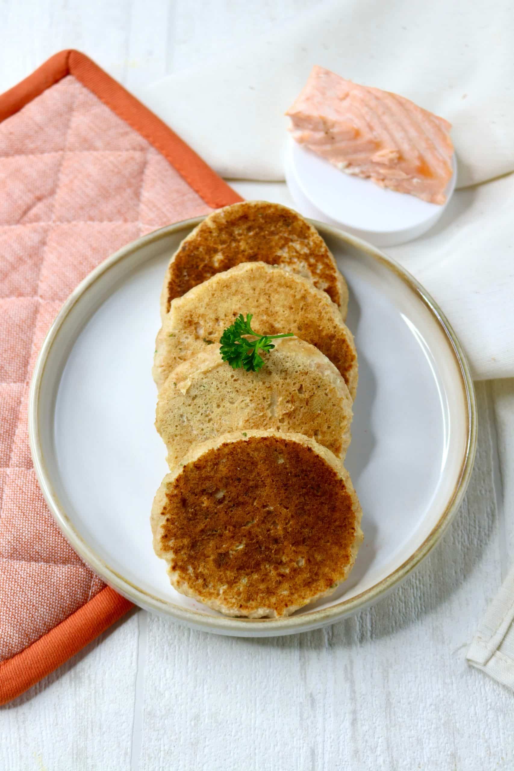 Pancakes de céleri rave au saumon