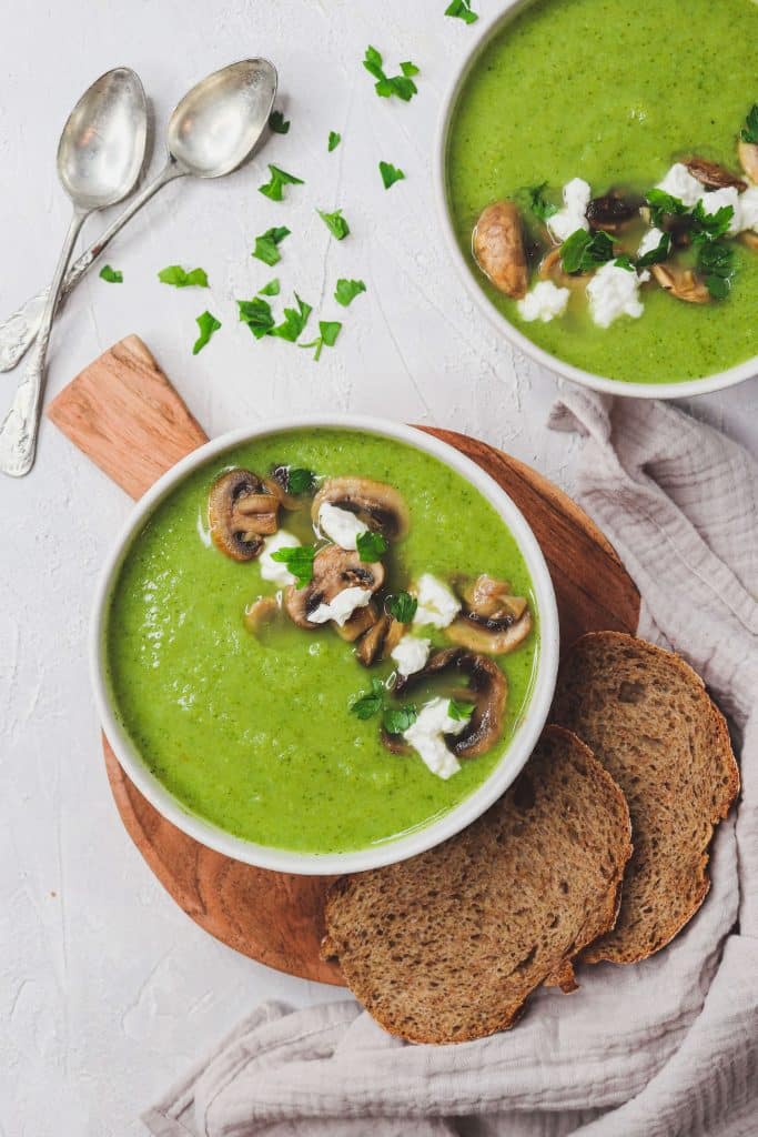 Velouté de brocoli et champignons rôtis