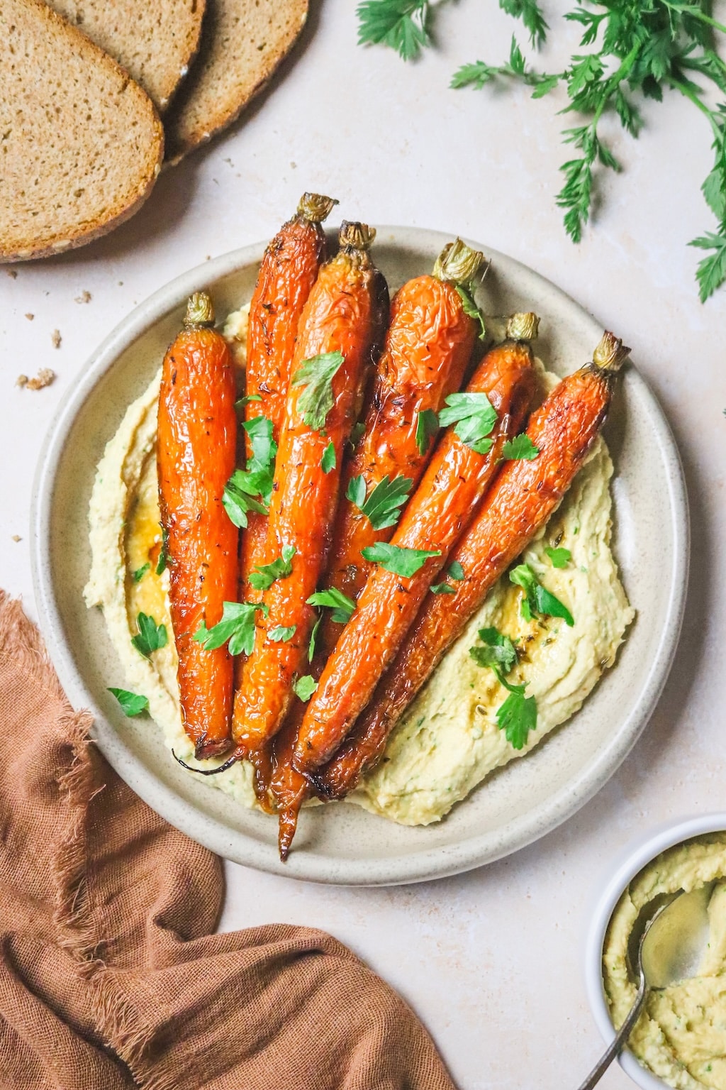 Carottes rôties au miel et houmous