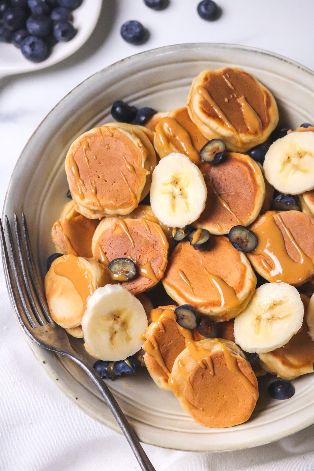 Mini pancakes fourrés à la banane
