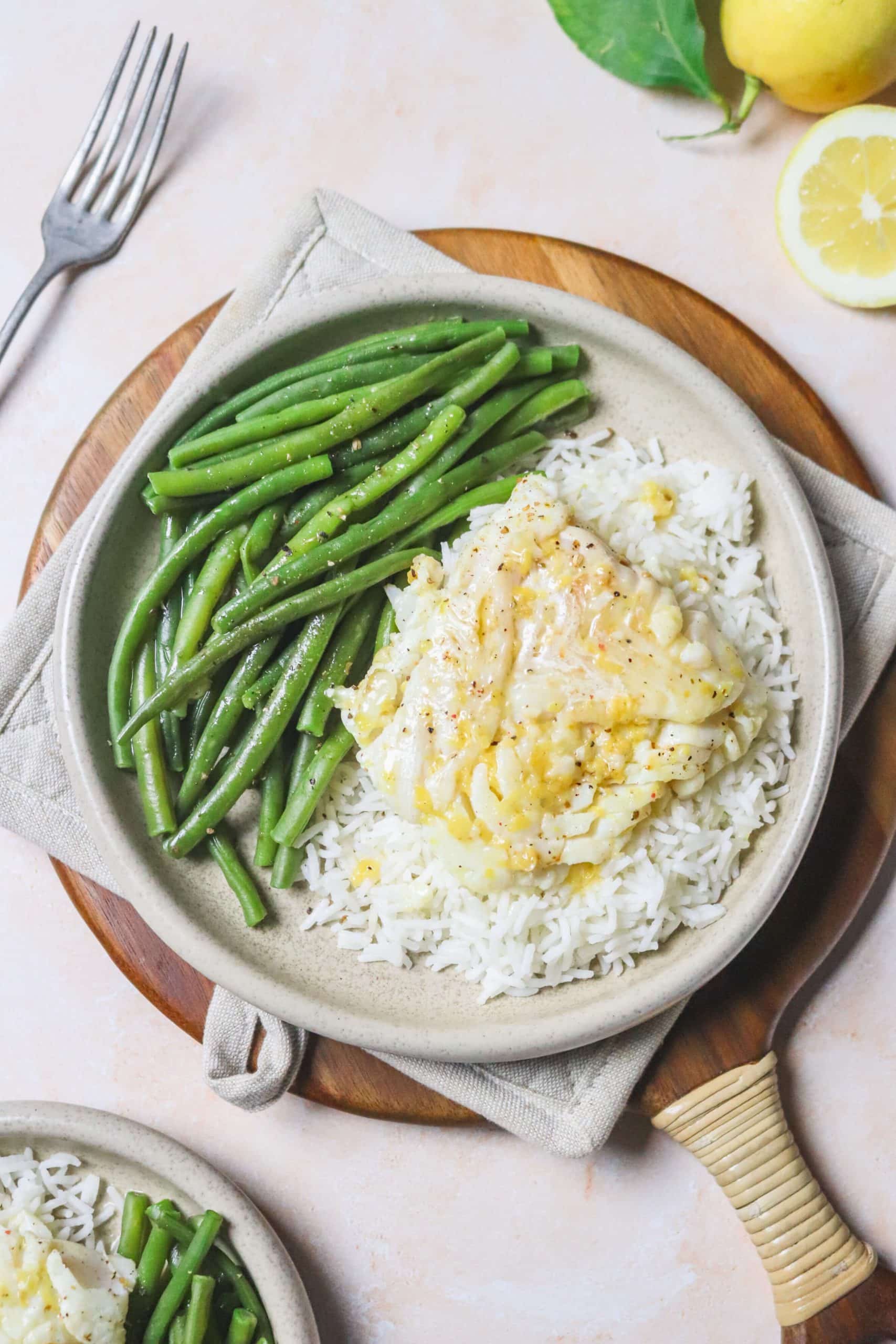 Poisson blanc citronné, haricots verts et riz