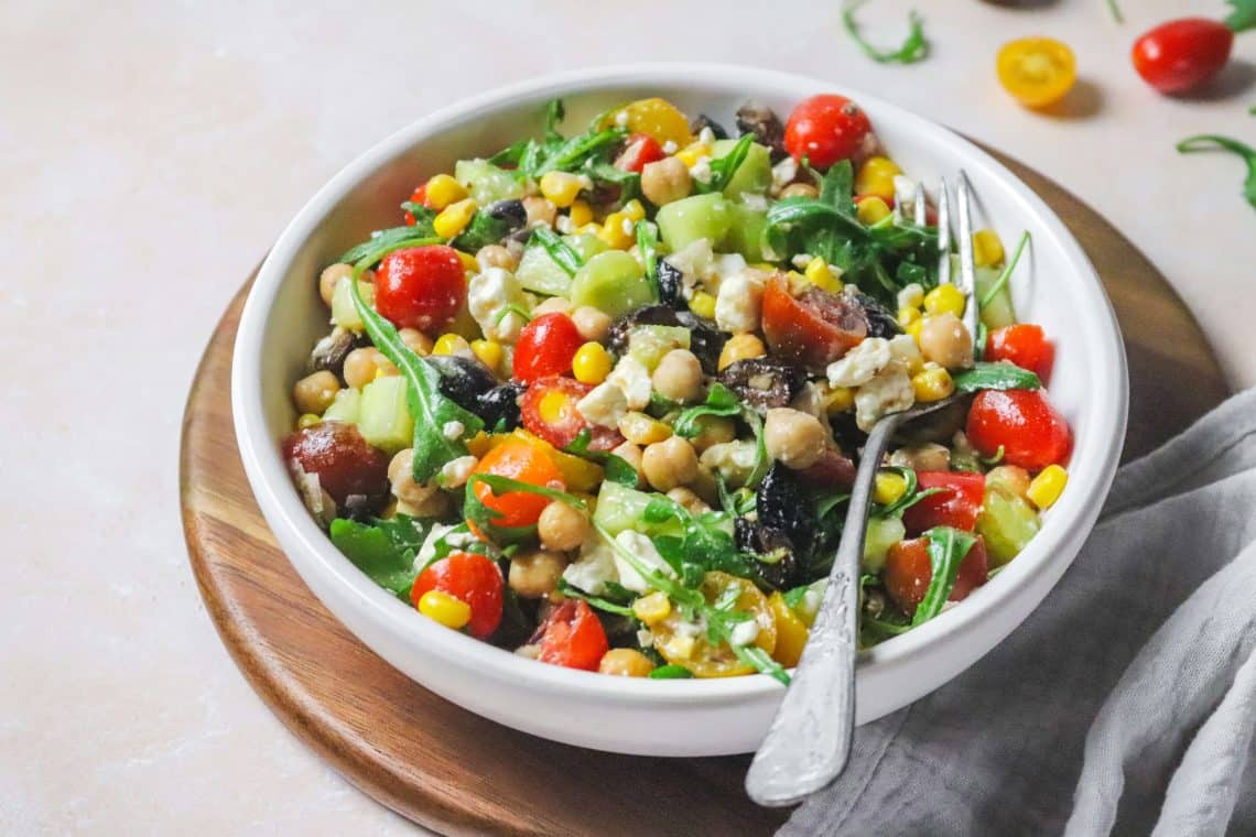 Salade estivale aux pois chiches et au maïs H