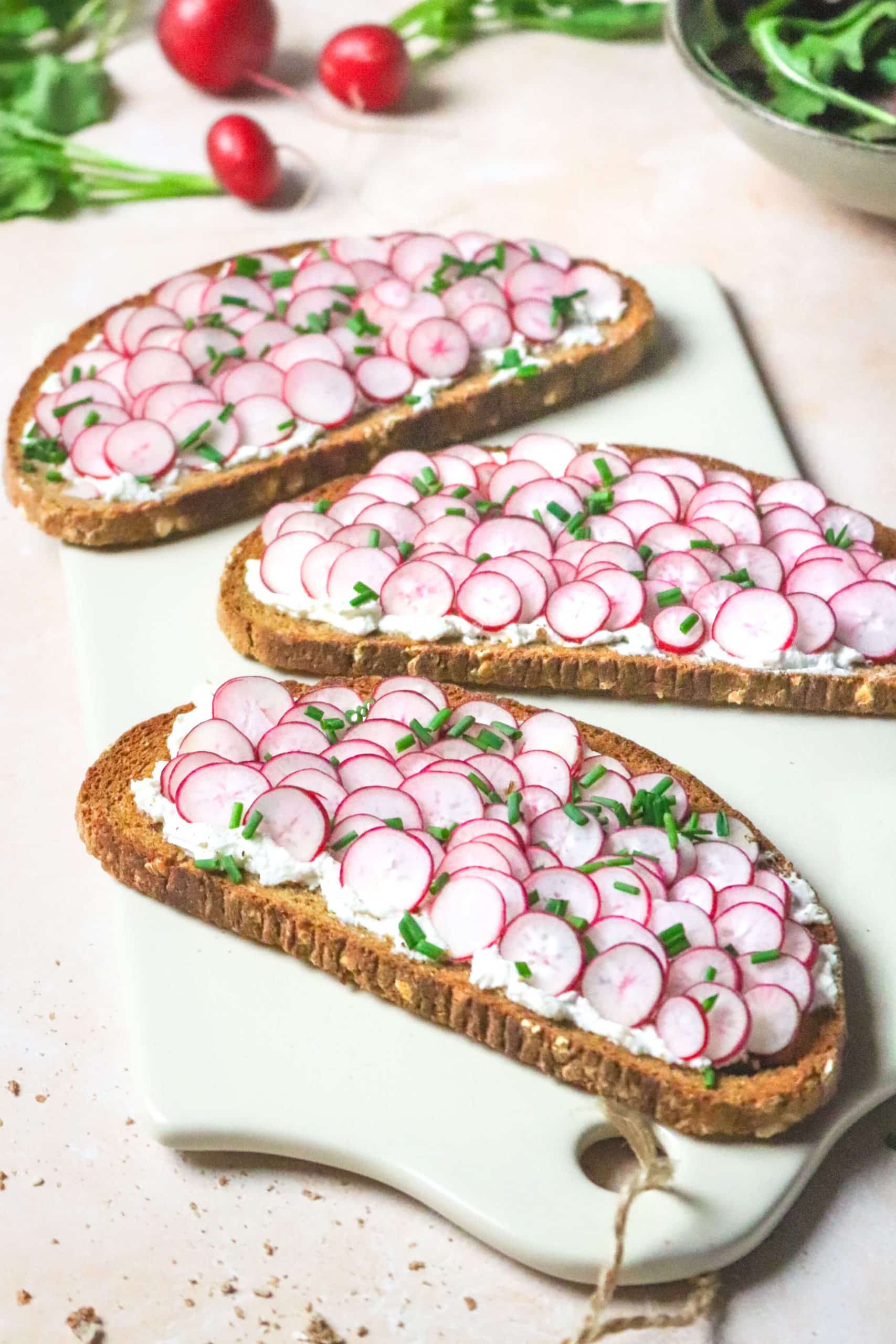 Tartines de chèvre frais et radis