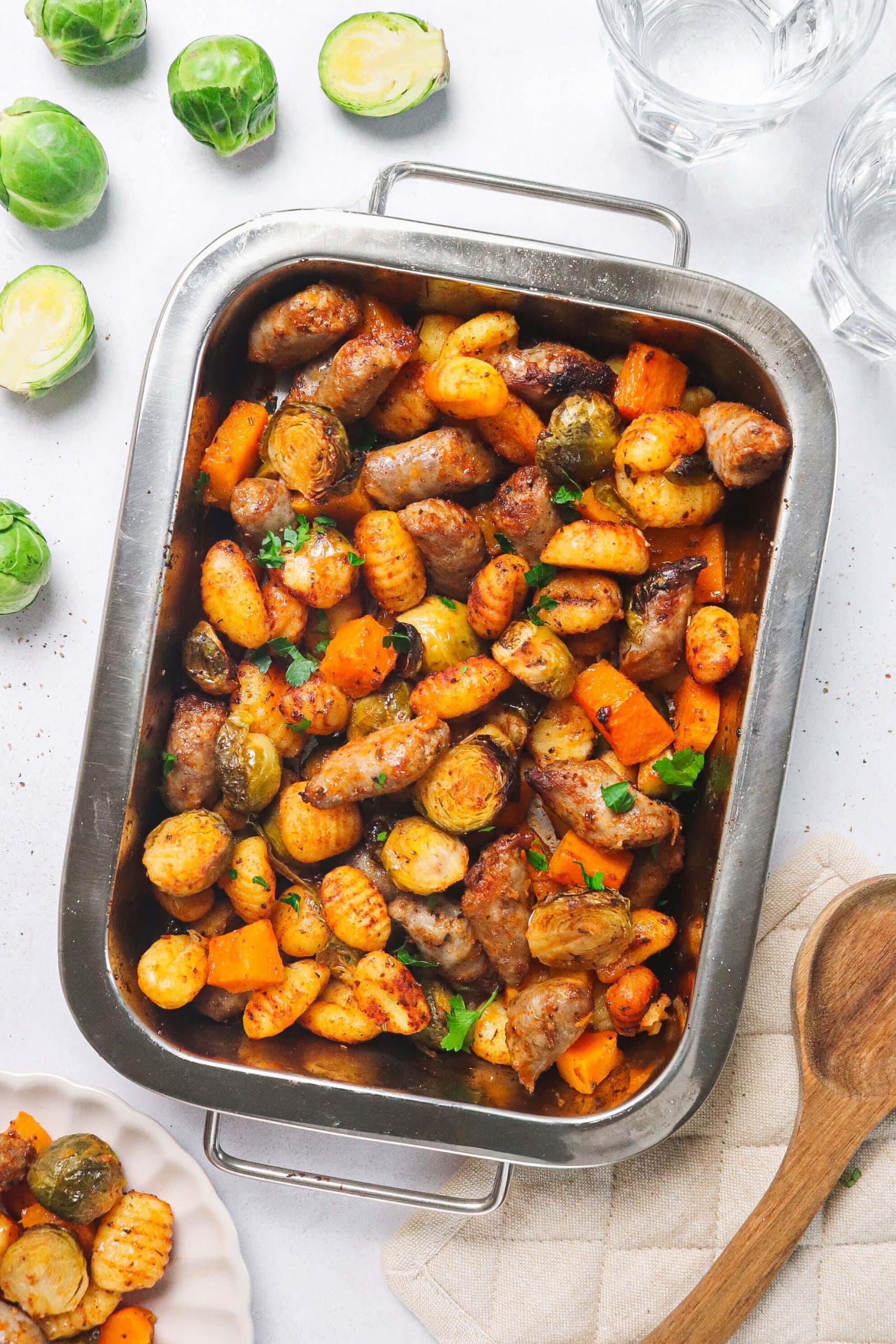 Gnocchis, saucisses et légumes d’hiver grillés (one pot au four)