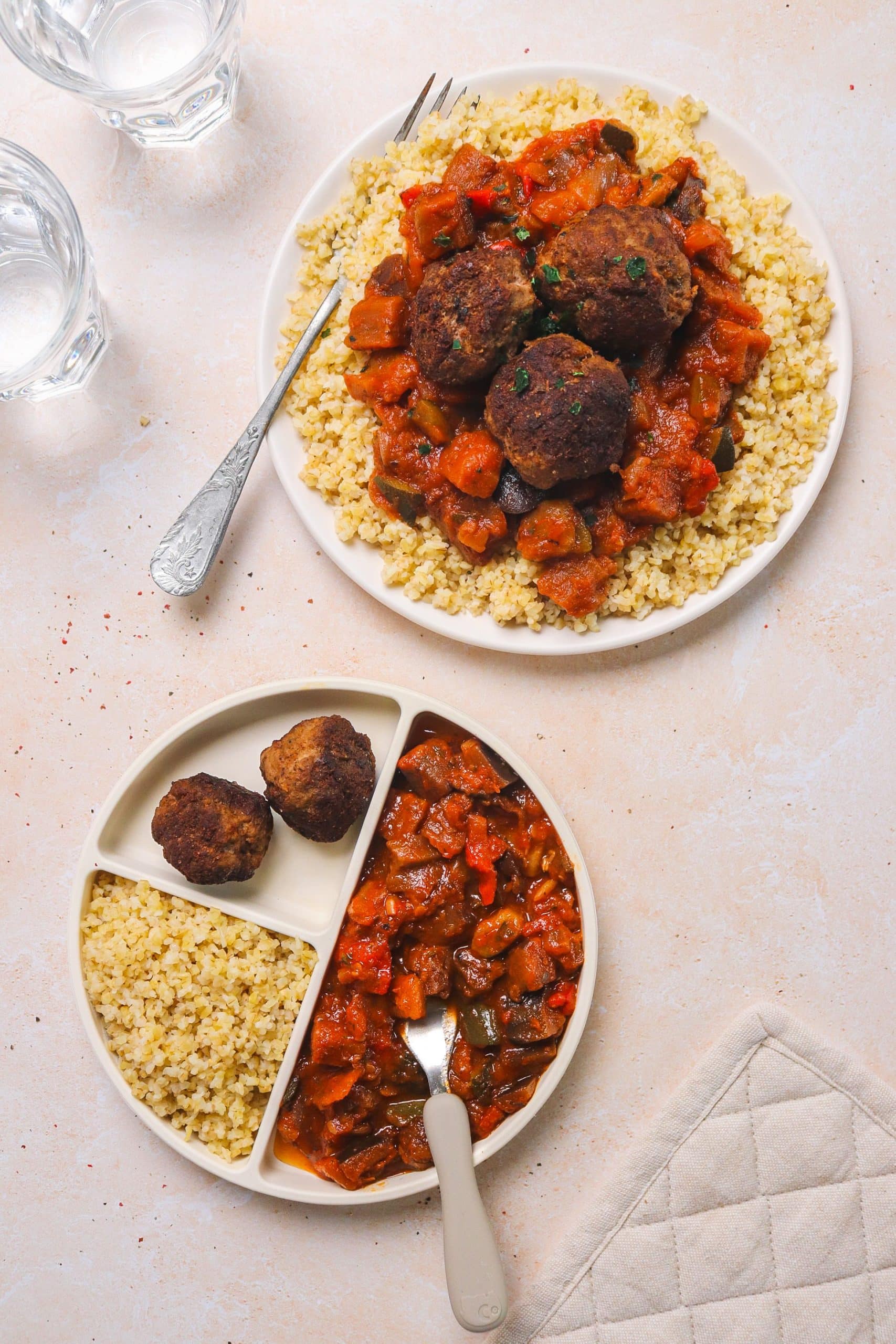 Boulettes de boeuf, ratatouille et boulgour