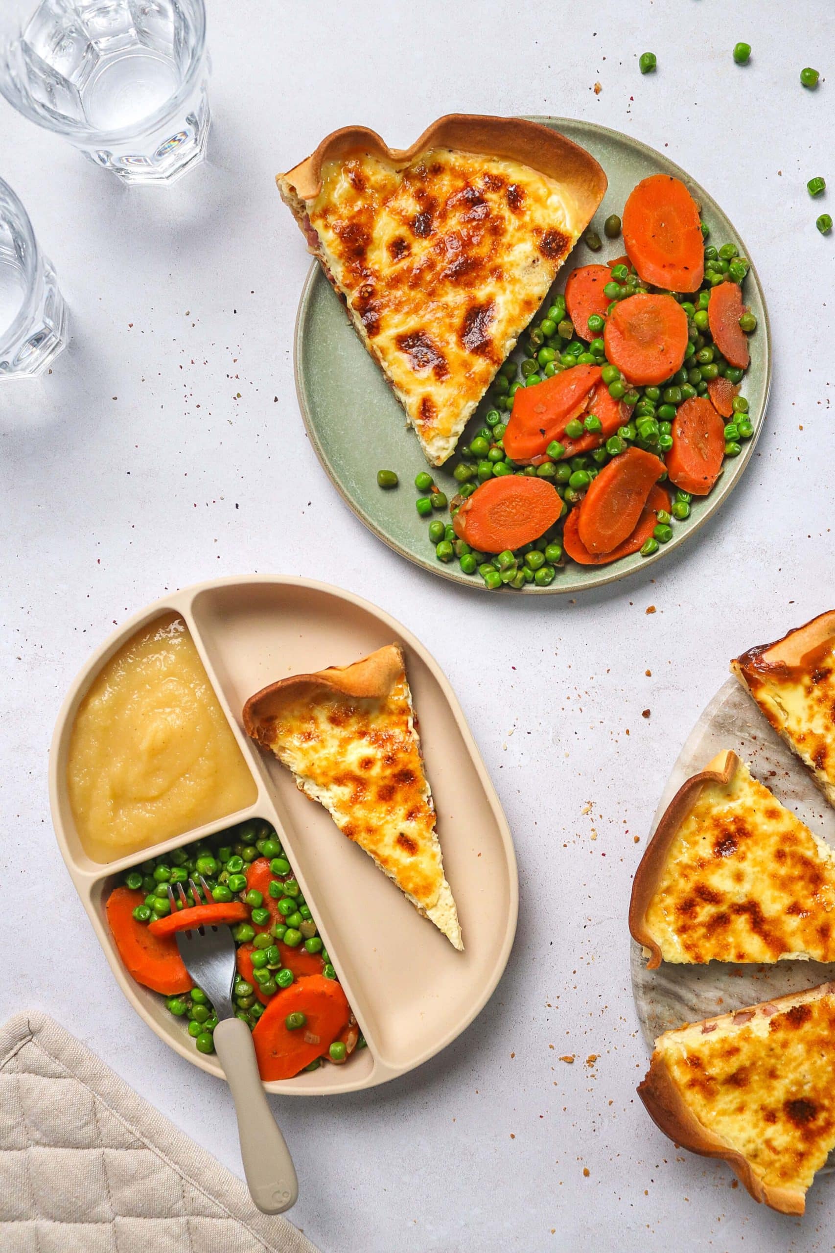 Quiche lorraine, petits pois carottes