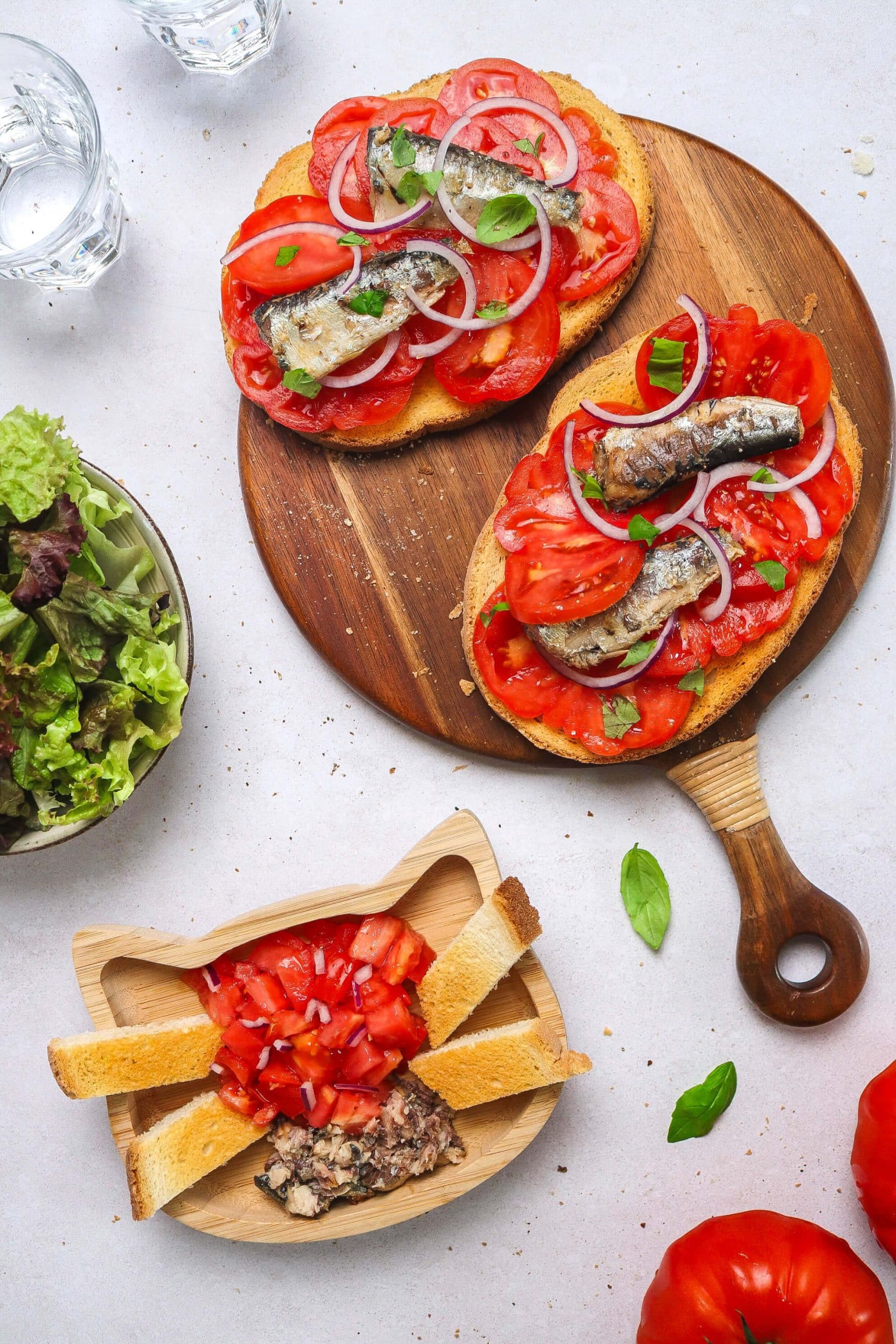 Bruschetta tomates sardines