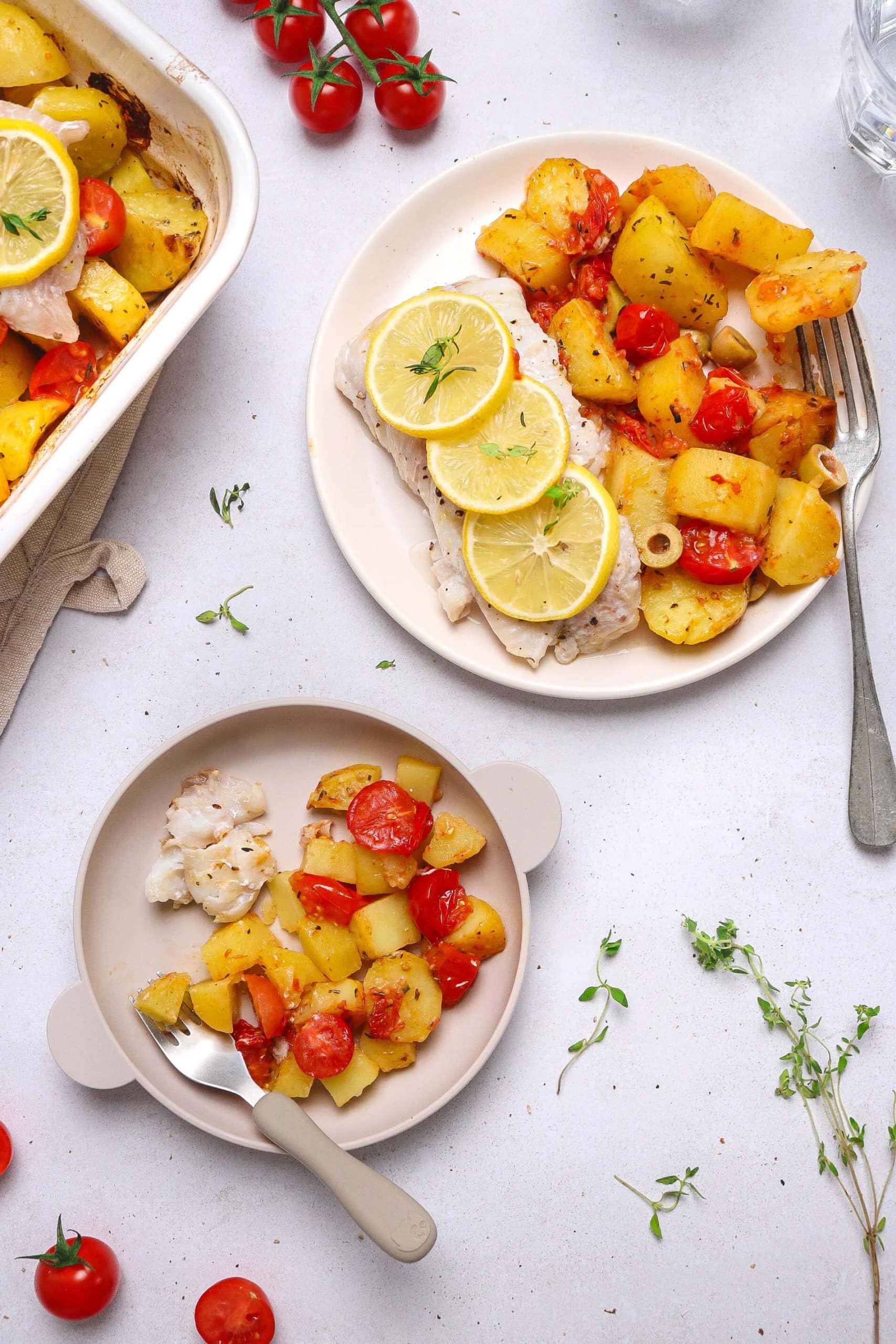 Poisson blanc, pommes de terre et tomates cerises rôties (one pot au four)