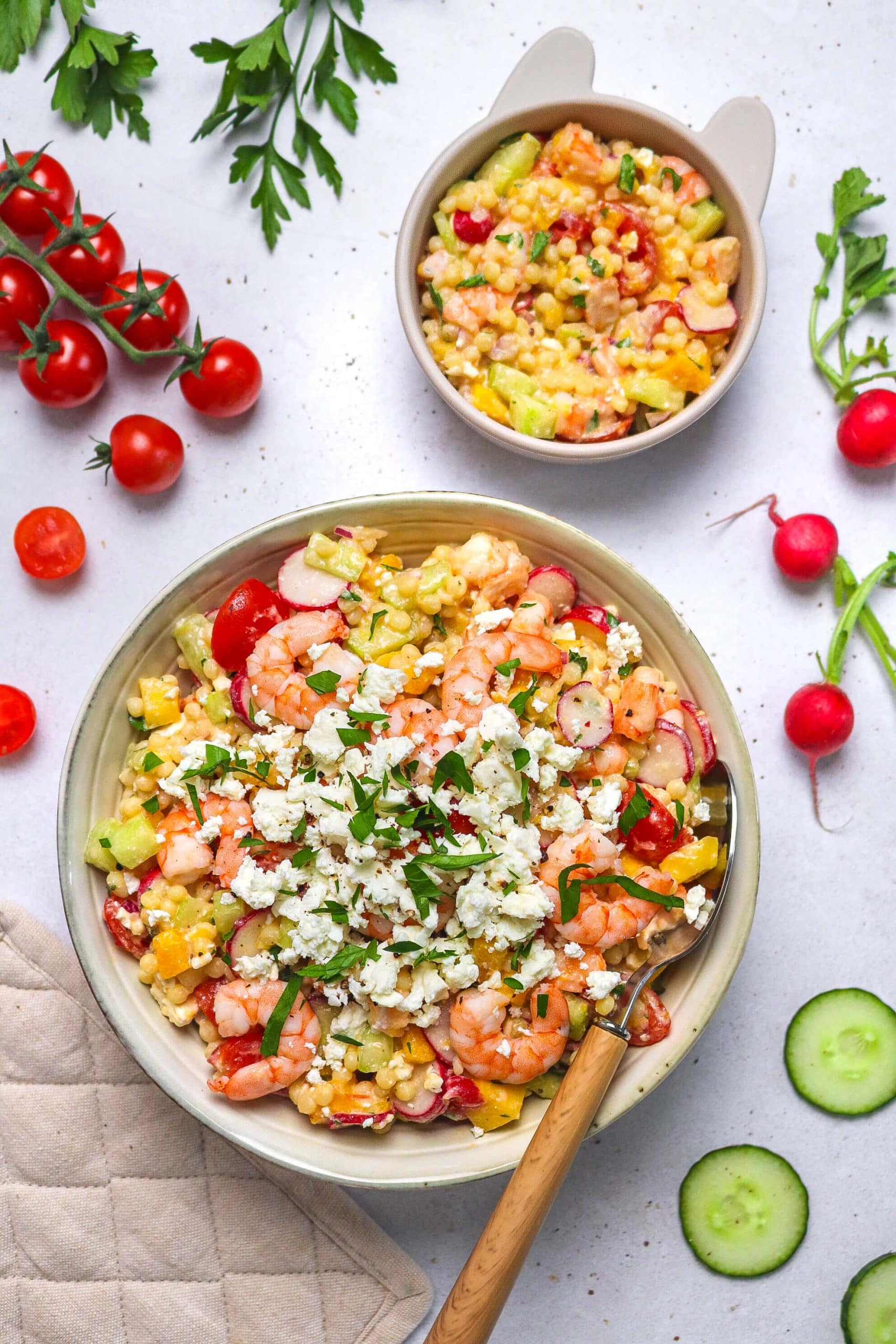 Salade de pâtes, mangue et crevettes