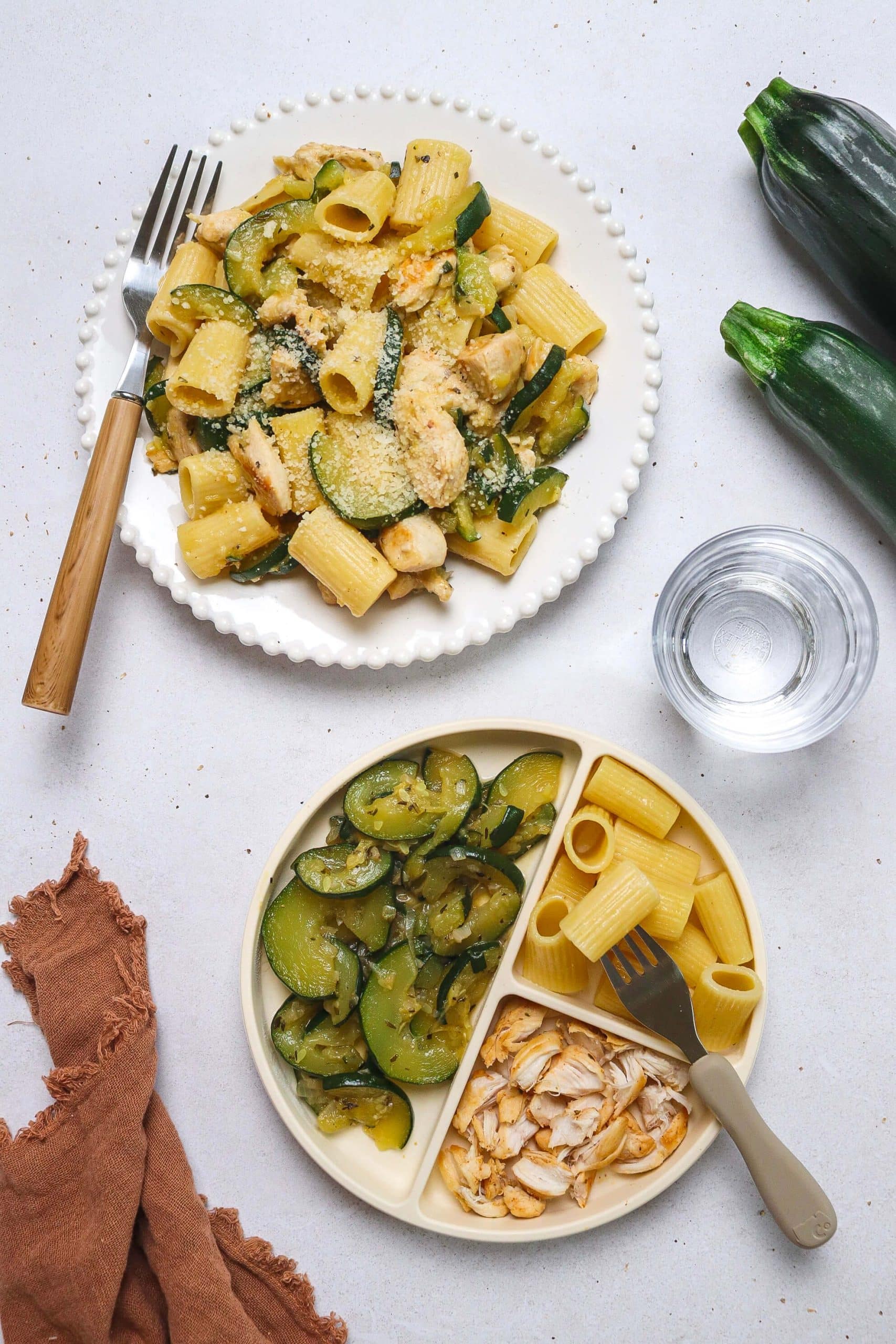 Pâtes au poulet et courgettes